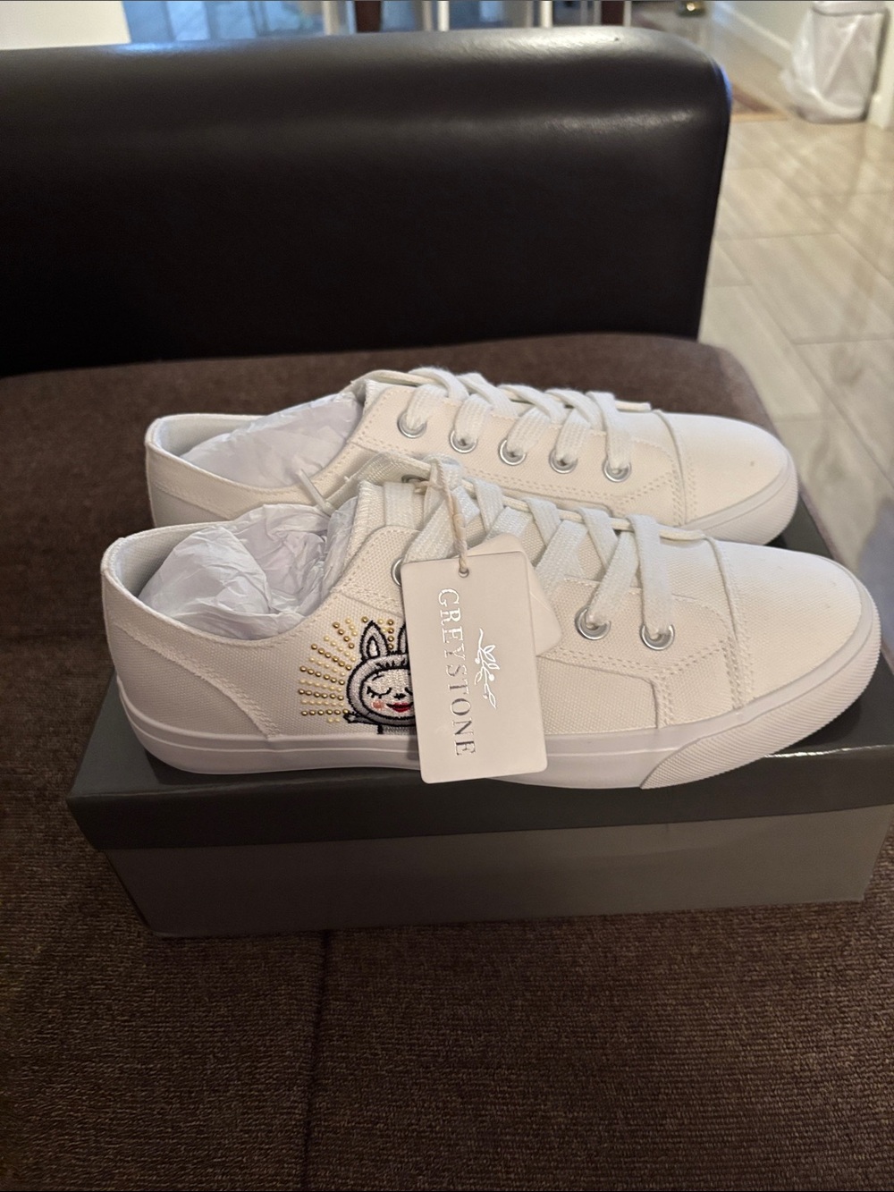 Greystone White Canvas Low-Top Sneakers with Embroidered Bunny and Sun